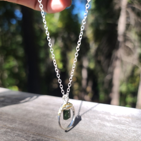 Green Tourmaline pillar sterling & gold necklace 18" - Picture 5 of 10